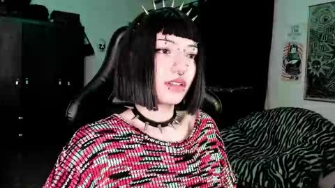 Roxy Independient model Help me to reach 50 thumbs up online show from February 3, 2:53 am