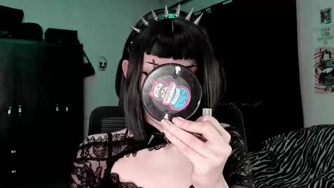 Roxy Independient model Help me to reach 50 thumbs up online show from February 10, 11:52 pm