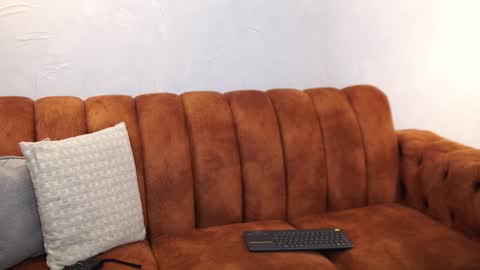 Roxy  online show from November 4, 12:10 pm