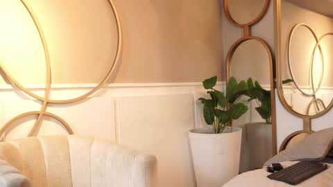 Roxy  online show from October 9, 1:48 pm