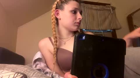 roxyisme online show from September 14, 5:11 pm