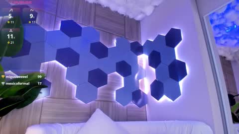 Snapshot of roxylior chatting on October 2, 10:59 pm online show from October 2, 10:59 pm