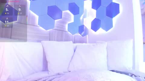 Snapshot of roxylior chatting on October 6, 9:30 pm online show from October 6, 9:30 pm