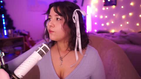 roxysuh online show from December 5, 10:12 am