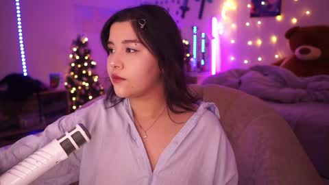 roxysuh online show from December 9, 8:22 am
