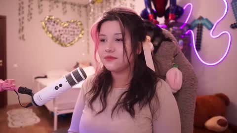 roxysuh online show from November 1, 7:23 am