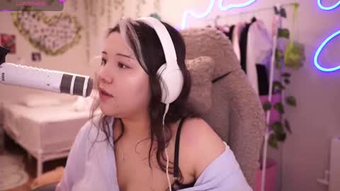 roxysuh online show from March 7, 9:27 am