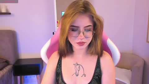 Snapshot of royce_ghost chatting on December 17, 10:01 am AnikaIm so hot that Ive already burned myself do you want me to set you on fire too  online show from December 17, 10:01 am