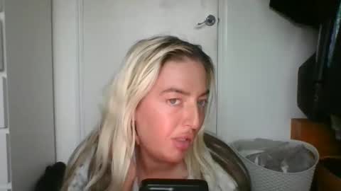 Snapshot of rubyredxxxoxxx chatting on January 19, 2:17 pm rubyredxxxoxxx online show from January 19, 2:17 pm