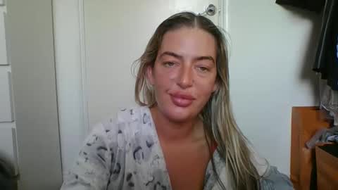 Snapshot of rubyredxxxoxxx chatting on March 9, 8:29 am rubyredxxxoxxx online show from March 9, 8:29 am