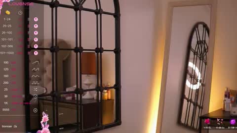 rubyxbanks online show from October 3, 1:33 am