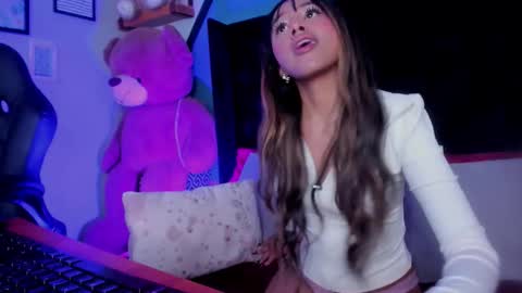 rue_zue online show from November 26, 2:18 pm