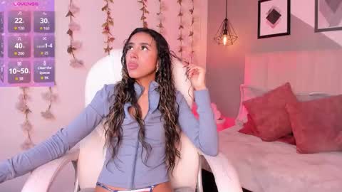 rue_zue online show from March 23, 12:33 pm