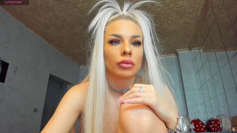 Snapshot of russian_ava chatting on December 16, 9:09 pm Ava online show from December 16, 9:09 pm