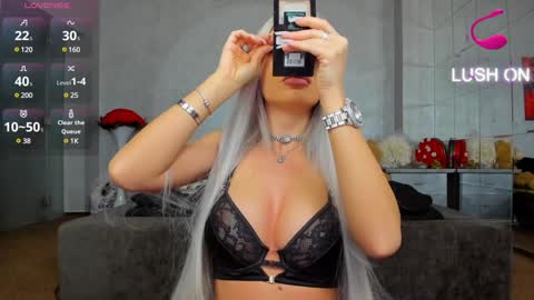 Snapshot of russian_ava chatting on February 3, 6:45 am Ava online show from February 3, 6:45 am