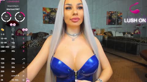 Snapshot of russian_ava chatting on December 25, 8:28 pm Ava online show from December 25, 8:28 pm