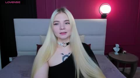 ruthbryant online show from November 18, 12:33 am