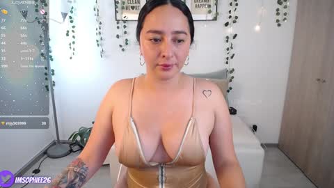 Snapshot of s0phie_26 chatting on February 1, 1:23 am Sofia Independent Model online show from February 1, 1:23 am