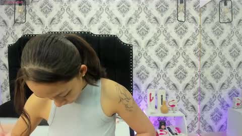 Snapshot of saara_brown chatting on February 9, 12:19 pm Saara Brown online show from February 9, 12:19 pm
