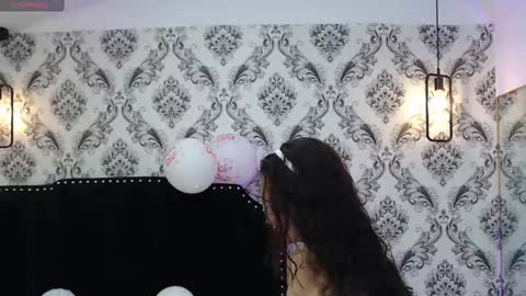 Snapshot of saara_brown chatting on February 19, 12:22 pm Saara Brown online show from February 19, 12:22 pm