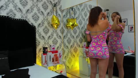 Snapshot of saara_brown chatting on January 18, 12:26 pm Saara Brown online show from January 18, 12:26 pm