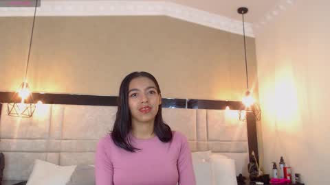 Snapshot of saara_tylor chatting on September 13, 8:17 pm S a a r a online show from September 13, 8:17 pm