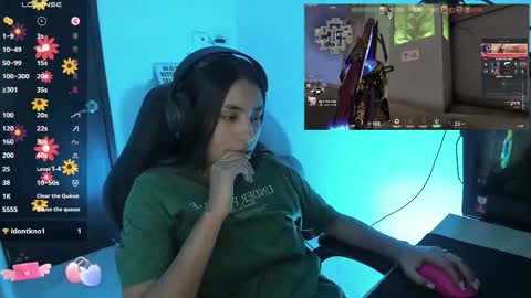 Snapshot of sabrina_chester_02 chatting on October 29, 1:54 am Angie  online show from October 29, 1:54 am