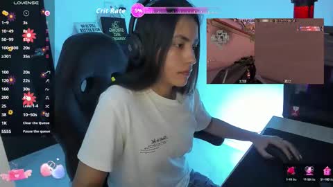 Snapshot of sabrina_chester_02 chatting on October 15, 1:30 am Angie  online show from October 15, 1:30 am