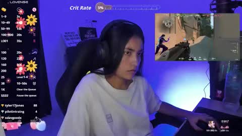 Snapshot of sabrina_chester_02 chatting on October 9, 1:10 am Angie  online show from October 9, 1:10 am