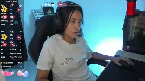 Snapshot of sabrina_chester_02 chatting on October 16, 1:41 am Angie  online show from October 16, 1:41 am