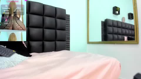 Snapshot of sabrina_med chatting on March 4, 11:19 am sabrina online show from March 4, 11:19 am