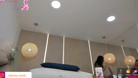 Snapshot of sabrina_shark chatting on October 10, 3:22 am Sabrina Shark online show from October 10, 3:22 am