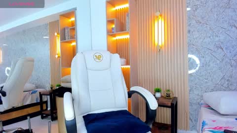 Snapshot of sabrina_shark chatting on October 20, 2:47 am Sabrina Shark online show from October 20, 2:47 am