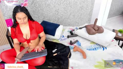 Snapshot of sabrina_shark chatting on October 22, 3:11 am Sabrina Shark online show from October 22, 3:11 am