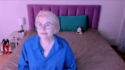 Snapshot of sabrinamacmarren chatting on September 22, 7:23 pm Sabrina MacMarren online show from September 22, 7:23 pm