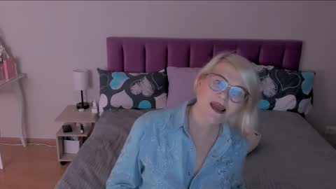 Sabrina MacMarren online show from February 21, 3:43 pm