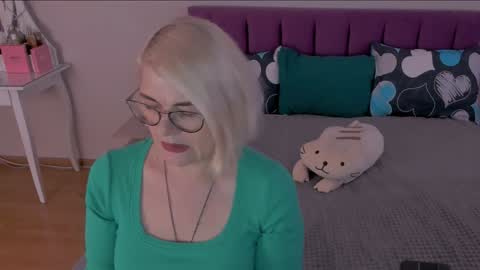 Sabrina MacMarren online show from January 22, 11:23 am