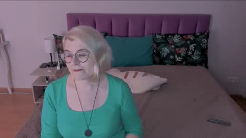 Sabrina MacMarren online show from February 9, 3:23 pm