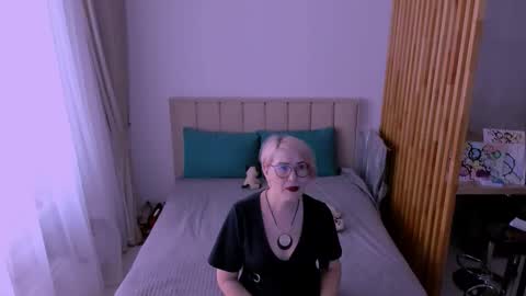 Sabrina MacMarren online show from February 28, 11:09 am