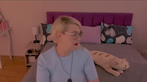 Sabrina MacMarren online show from February 23, 7:06 am