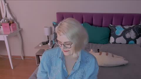 Sabrina MacMarren online show from January 28, 6:27 am