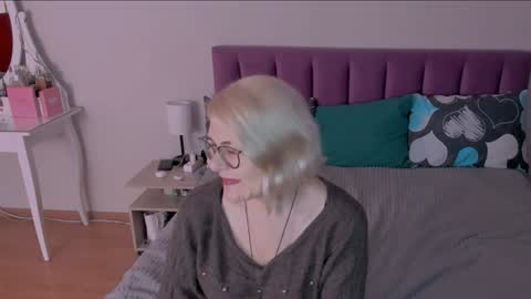 Sabrina MacMarren online show from January 26, 4:51 pm