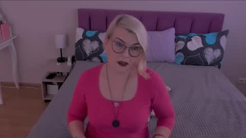 Sabrina MacMarren online show from February 16, 8:54 am