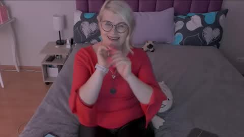 Sabrina MacMarren online show from February 16, 7:05 pm