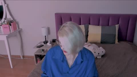 Sabrina MacMarren online show from February 1, 4:22 pm