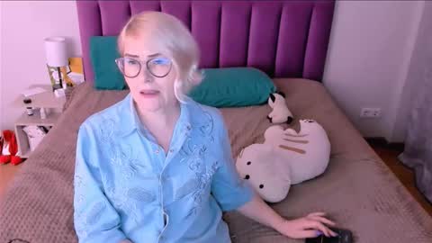 Sabrina MacMarren online show from November 15, 7:37 pm