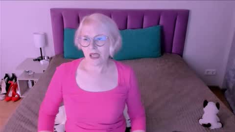 Snapshot of sabrinamacmarren chatting on September 18, 6:50 pm Sabrina MacMarren online show from September 18, 6:50 pm