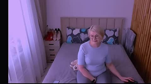 Sabrina MacMarren online show from May 11, 3:51 pm