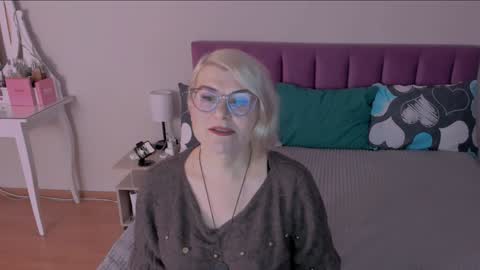 Sabrina MacMarren online show from January 26, 6:49 am