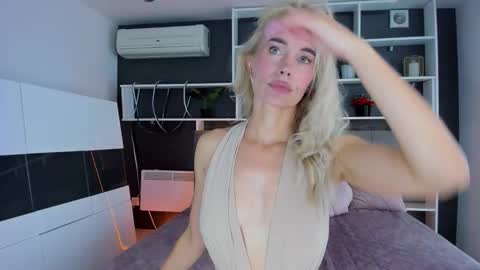 Snapshot of sabrinasharm chatting on September 21, 12:15 pm Sabrina online show from September 21, 12:15 pm